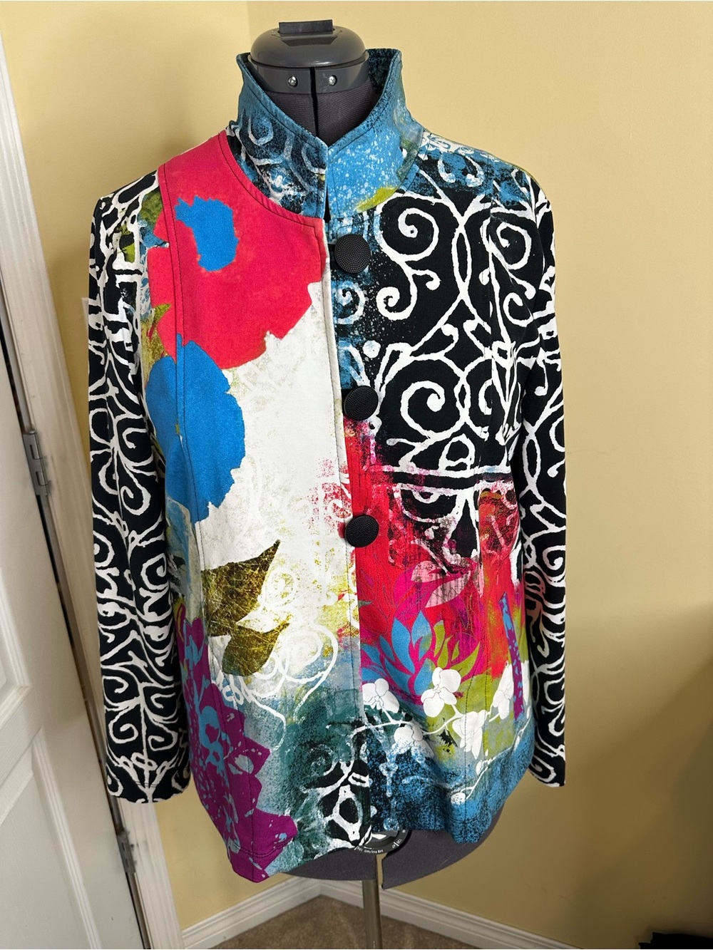 Women's Multicolor Floral Pattern Jacket - Picture 3 of 8